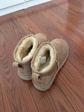 UGG ultra Mini Boot in beige